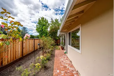 7000 Oak Leaf Drive, Santa Rosa, CA 95409 - Photo 47