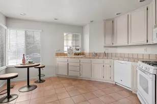 5038 Lakeview Cir, Fairfield, CA 94534 - Photo 9