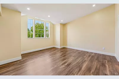 567 E Jasmine Circle, Santa Rosa, CA 95407 - Photo 11