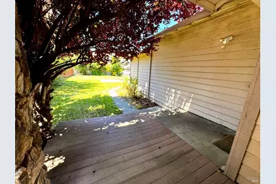 1001 Camellia Court, Suisun City, CA 94585 - Photo 7
