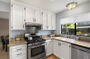 7510 Monet Pl, Rohnert Park, CA 94928 - Photo 15