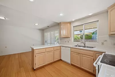 316 Green Field Circle, Santa Rosa, CA 95409 - Photo 9
