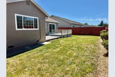 1012 Whooper Way, Suisun City, CA 94585 - Photo 19