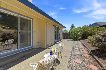 8050 Oakmont Drive, Santa Rosa, CA 95409 - Photo 25