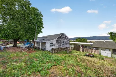 705 E 6th Street, Benicia, CA 94510 - Photo 9