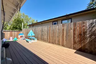 1858 Hemlock St, Napa, CA 94559 - Photo 33