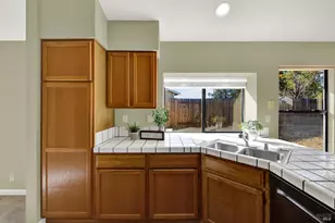 2405 Topgallant Ct, Fairfield, CA 94534 - Photo 5