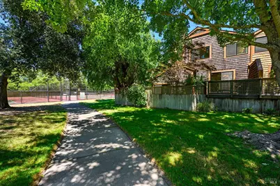 9211 Lakewood Drive, Windsor, CA 95492 - Photo 5