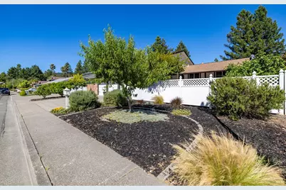 4480 Fairway Drive, Rohnert Park, CA 94928 - Photo 9