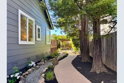 110 Samrose Drive, Novato, CA 94945 - Photo 3