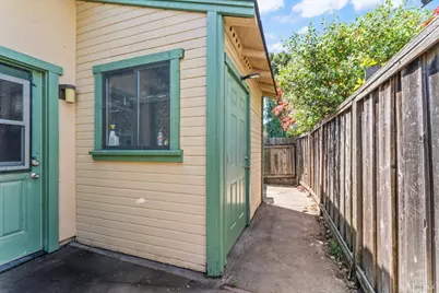 227 Baker Street, Benicia, CA 94510 - Photo 21