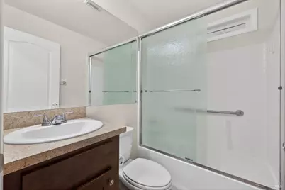 717 N McDowell Boulevard #303, Petaluma, CA 94954 - Photo 15