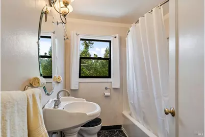 308 E Berna Avenue, Napa, CA 94559 - Photo 7