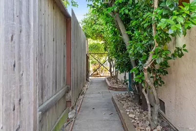 308 E Berna Avenue, Napa, CA 94559 - Photo 17