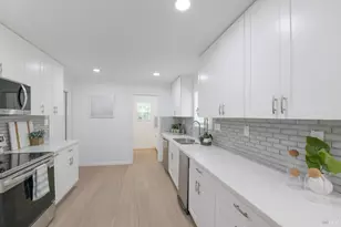 2083 Lernhart St, Napa, CA 94559 - Photo 11
