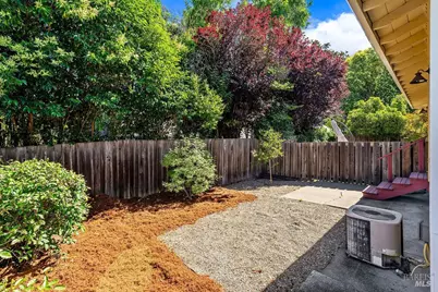 327 Plaza Street, Healdsburg, CA 95448 - Photo 15