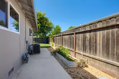 350 N 7th Street, Dixon, CA 95620 - Photo 31