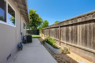 350 N 7th St, Dixon, CA 95620 - Photo 31