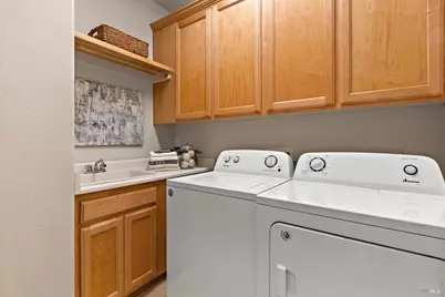 355 Saint Augustine Court, Benicia, CA 94510 - Photo 41