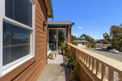 355 Saint Augustine Court, Benicia, CA 94510 - Photo 15