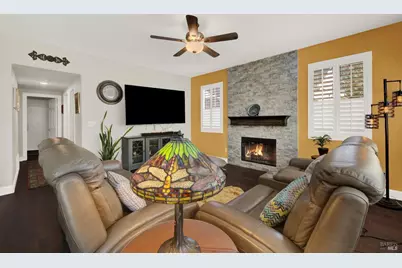 413 Crownpointe Circle, Vacaville, CA 95687 - Photo 37