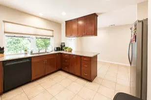 1913 Southwood Dr, Vacaville, CA 95687 - Photo 3