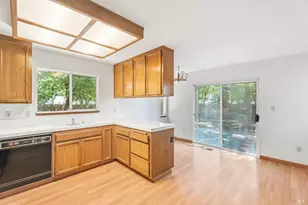 1037 Zephyr Cove Ct, Ukiah, CA 95482 - Photo 7