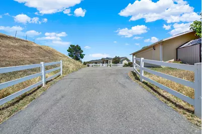 4049 N Kappel View Lane, Vacaville, CA 95688 - Photo 39