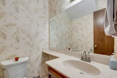 1506 Townview Avenue, Santa Rosa, CA 95405 - Photo 27