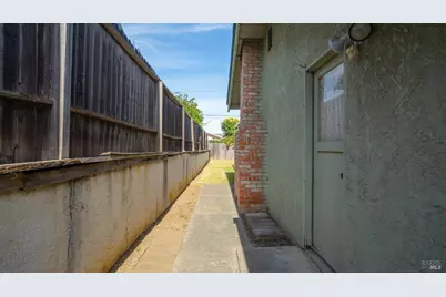 2260 Nottingham Drive, Fairfield, CA 94533 - Photo 29