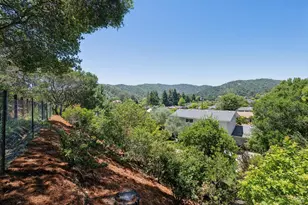 28 Castlewood Dr, San Rafael, CA 94901 - Photo 27
