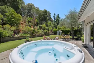 28 Castlewood Dr, San Rafael, CA 94901 - Photo 31