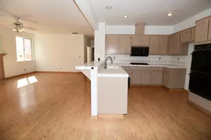 305 Mayfield Cir, Suisun City, CA 94585 - Photo 3