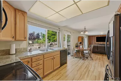 916 Saint Francis Drive, Petaluma, CA 94954 - Photo 3