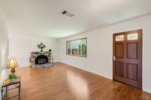 1360 Hemingway Ct, Dixon, CA 95620 - Photo 5