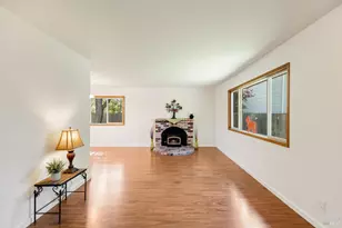1360 Hemingway Ct, Dixon, CA 95620 - Photo 7