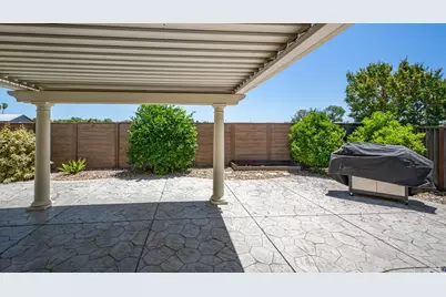 3001 Red Maple Court, Vacaville, CA 95687 - Photo 59