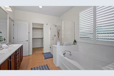 3001 Red Maple Court, Vacaville, CA 95687 - Photo 41