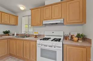 5754 Lois Ave, Santa Rosa, CA 95403 - Photo 9