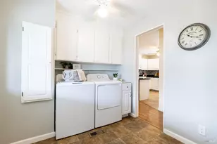 27 Falcon Crest Cir, Napa, CA 94558 - Photo 25