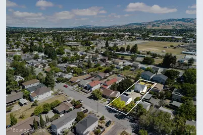 327 Vallejo Street, Petaluma, CA 94952 - Photo 3