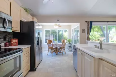 701 Sequoia Drive, Fairfield, CA 94533 - Photo 17