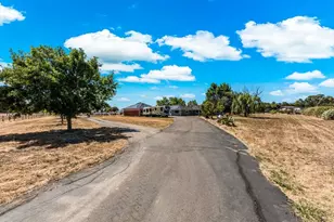 8409 Kobert Ct, Winters, CA 95694 - Photo 3