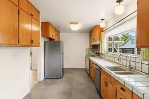 232 N Washington St, Cloverdale, CA 95425 - Photo 9