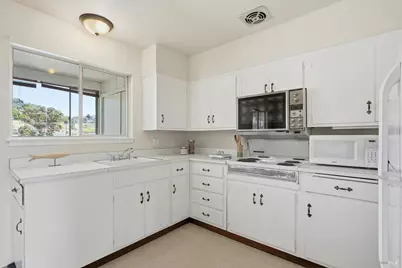 1056 Los Gamos Road #G, San Rafael, CA 94903 - Photo 7