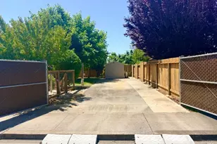 814 Capistrano Dr, Suisun City, CA 94585 - Photo 35