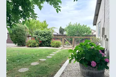 814 Capistrano Drive, Suisun City, CA 94585 - Photo 29