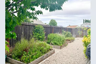 814 Capistrano Drive, Suisun City, CA 94585 - Photo 25