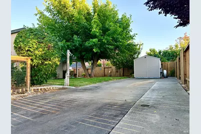 814 Capistrano Drive, Suisun City, CA 94585 - Photo 47