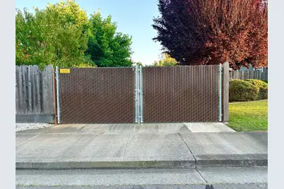 814 Capistrano Drive, Suisun City, CA 94585 - Photo 31